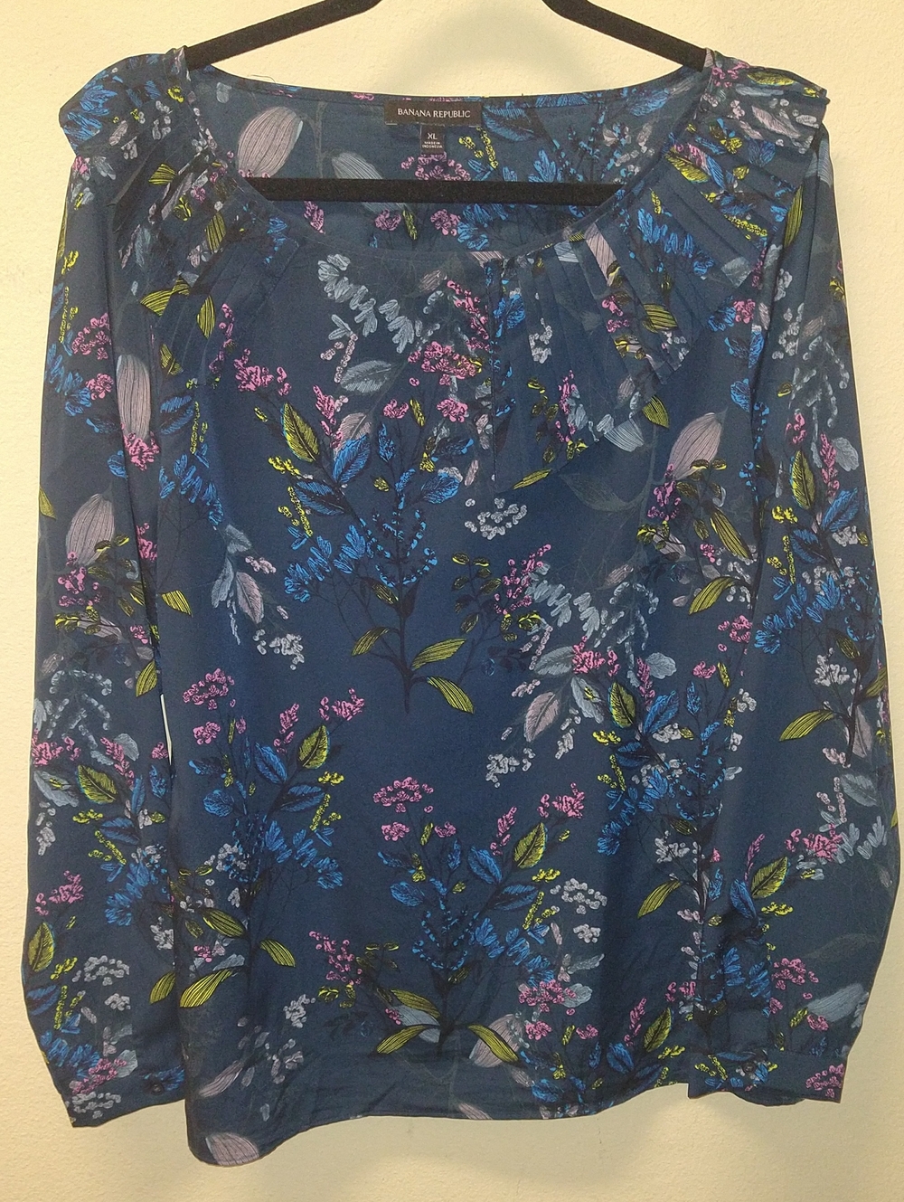 Beautiful Banana Republic Blouse